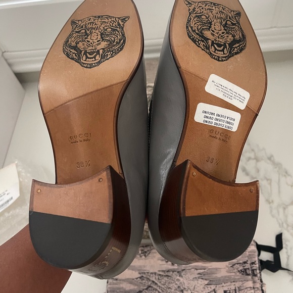 Brand New Gucci Quentin Chain Loafers - Picture 4 of 11